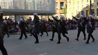 Vancouver Santa Claus Parade 2018: Studio Cloud 30