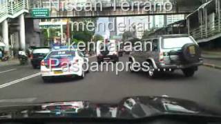 NISSAN TERRANO VIRAL MENOLAK PUNAH