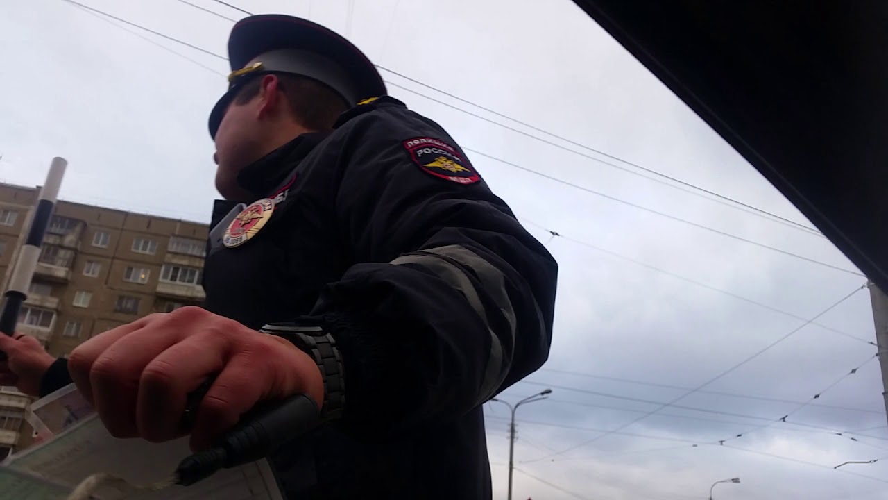 Тускло светят фары. Мобильник вместо штатных камер. Железный аргумент ...