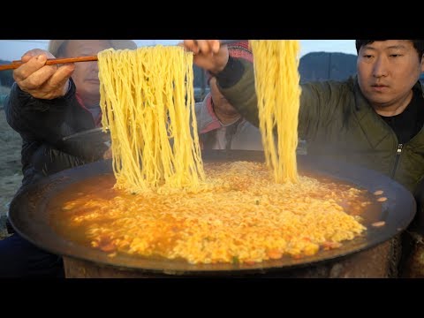 맛있는 솥뚜껑 라면, 이번에는 삼양라면 매운맛(Samyang Hot instant noodles) !! 요리&먹방!! - Mukbang eating show