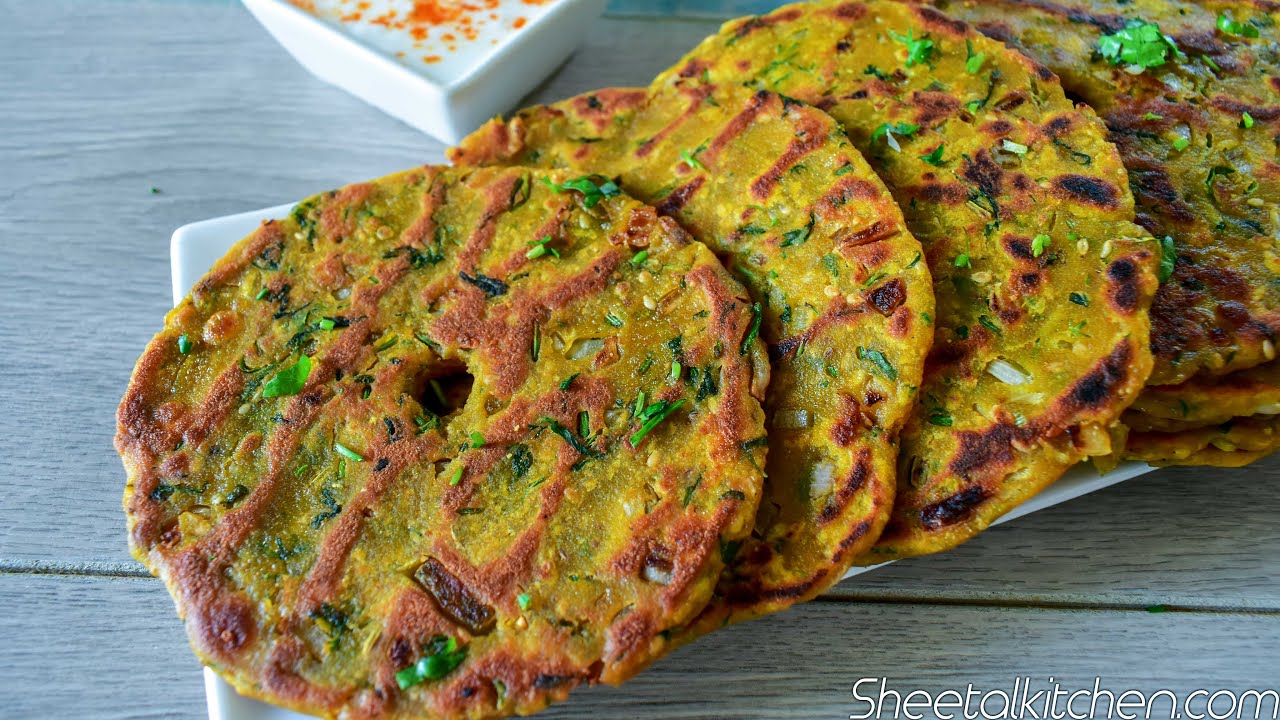 सिर्फ 15 min में बनाये कम तेल में सुबह के लिए नया हेअल्थी और क्रिस्पी नास्ता  -  Thalipeeth Recipe