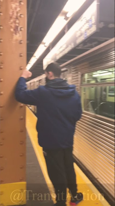 ⁴ᴷ⁶⁰ MTA R32 (D) at 145th Street #shorts