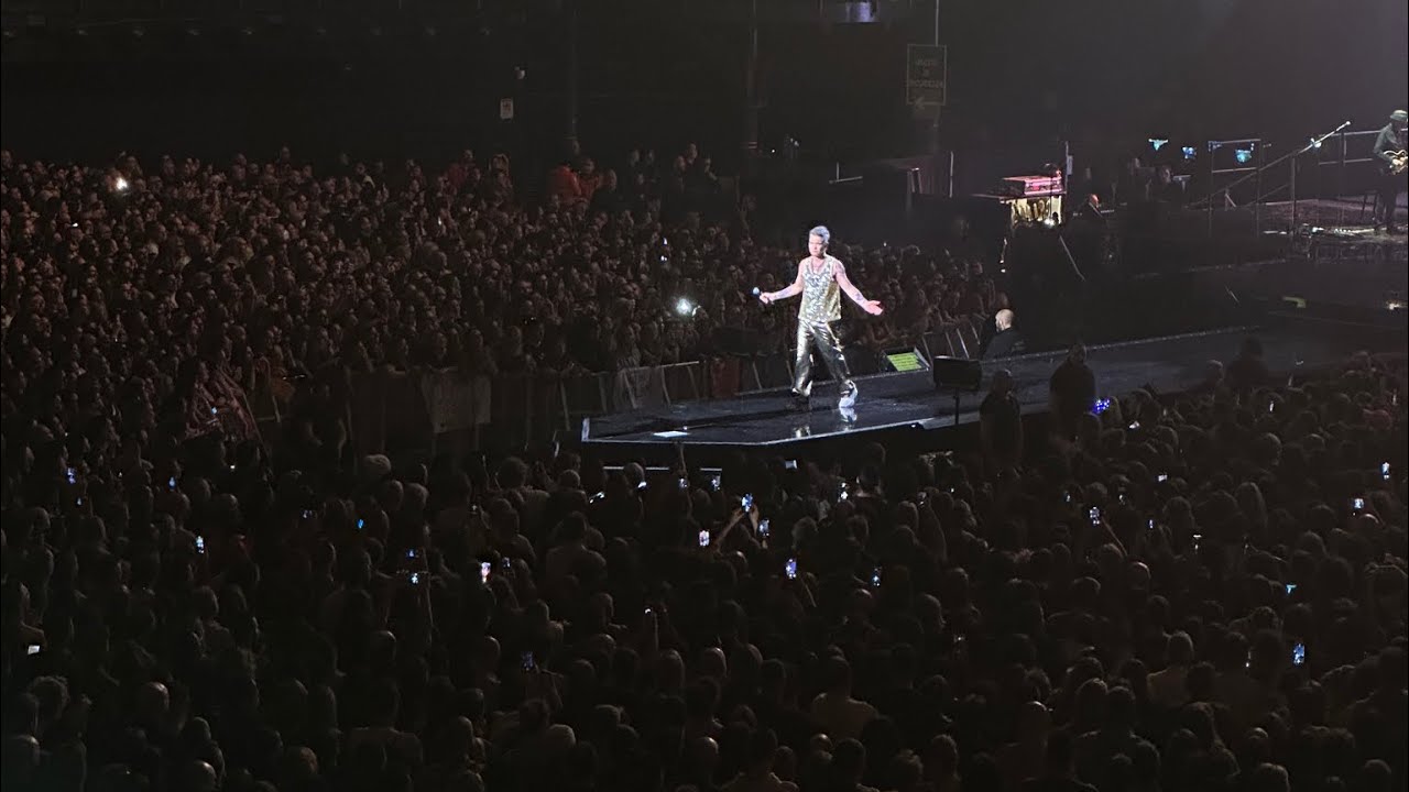 Eternity Robbie Williams live Bologna 20/1/2023 BOLOGNA ITALY UNIPOL ARENA Europe  #robbiewilliams