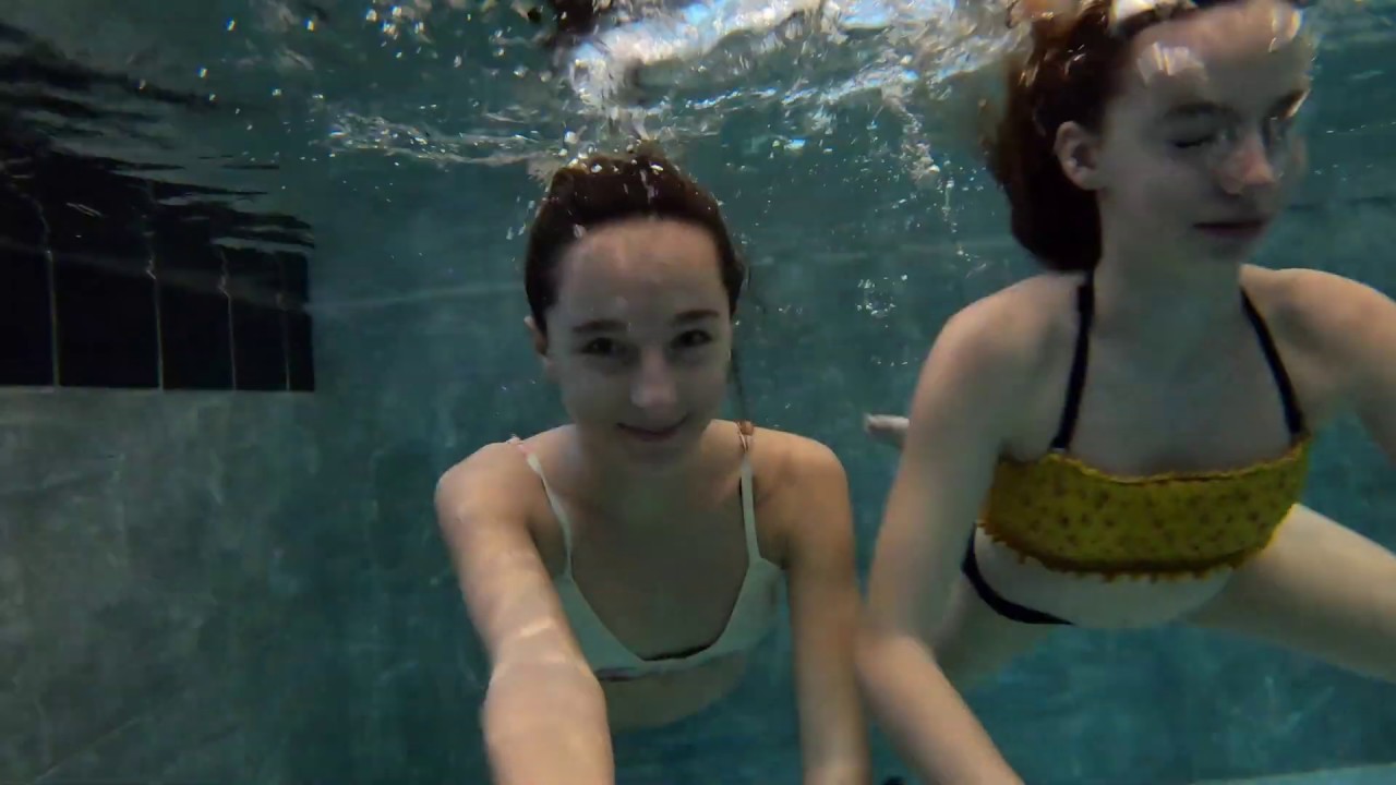 Carla underwater swimming with Lola underwater