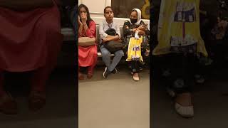 Delhi Metro Me Aunty Ne Kya Kr Dala Delhi Metro