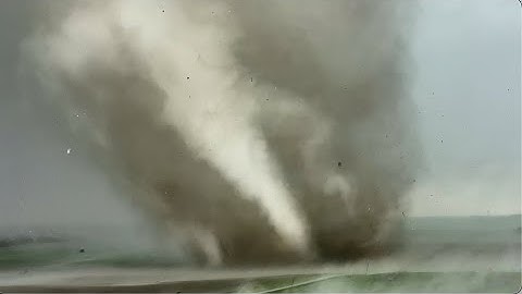 THE MOST INCREDIBLE TORNADO VIDEO EVER CAPTURED