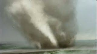 THE MOST INCREDIBLE TORNADO VIDEO EVER CAPTURED screenshot 3