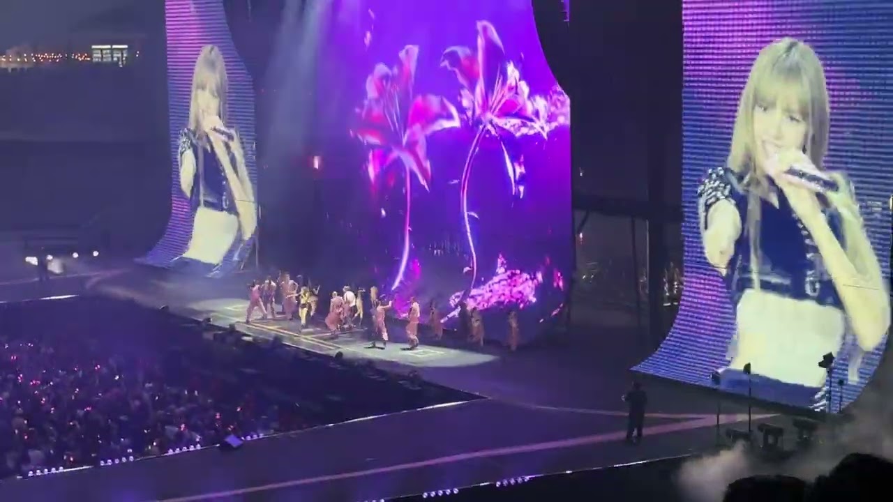 250718 BLACKPINK (블랙핑크) In Chicago - Pink Venom