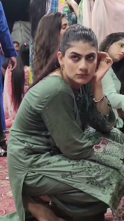 mujra show 🥰😘#unfrezzmyaccount #danceshow #youtubeshorts
