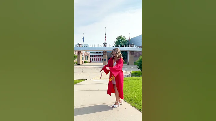 Cap & Gown Pose Ideas For Graduation 2025