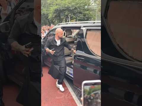 Johnny Depp mobbed by screaming fans ahead of Shanghai art exhibition