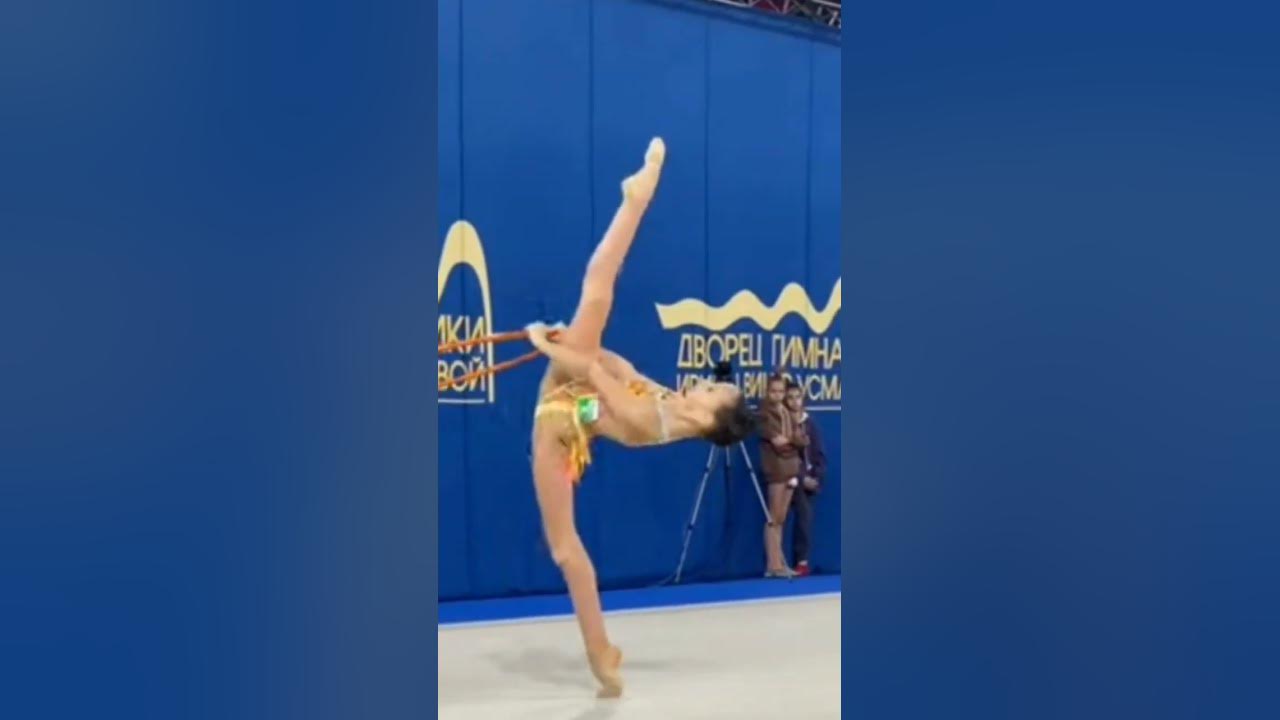 Кира Яблочникова💛🔥🧡обруч - YouTube