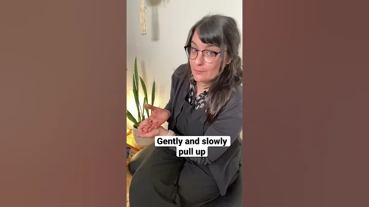 A Simple Stretch To Improve Curled Fingers After Stroke #shorts #shortsvideo