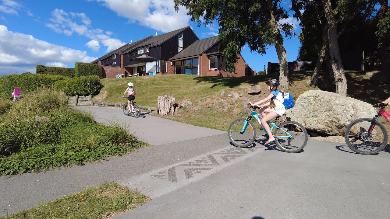 (4k) Walk. Summer evening walk. Taupo waterfront, New Zealand | January 7, 2022.