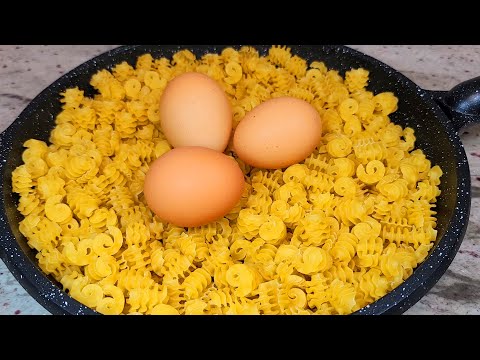 Video: Wie Man Ein Schnelles Frühstück Aus Eiern Und Spaghetti Macht