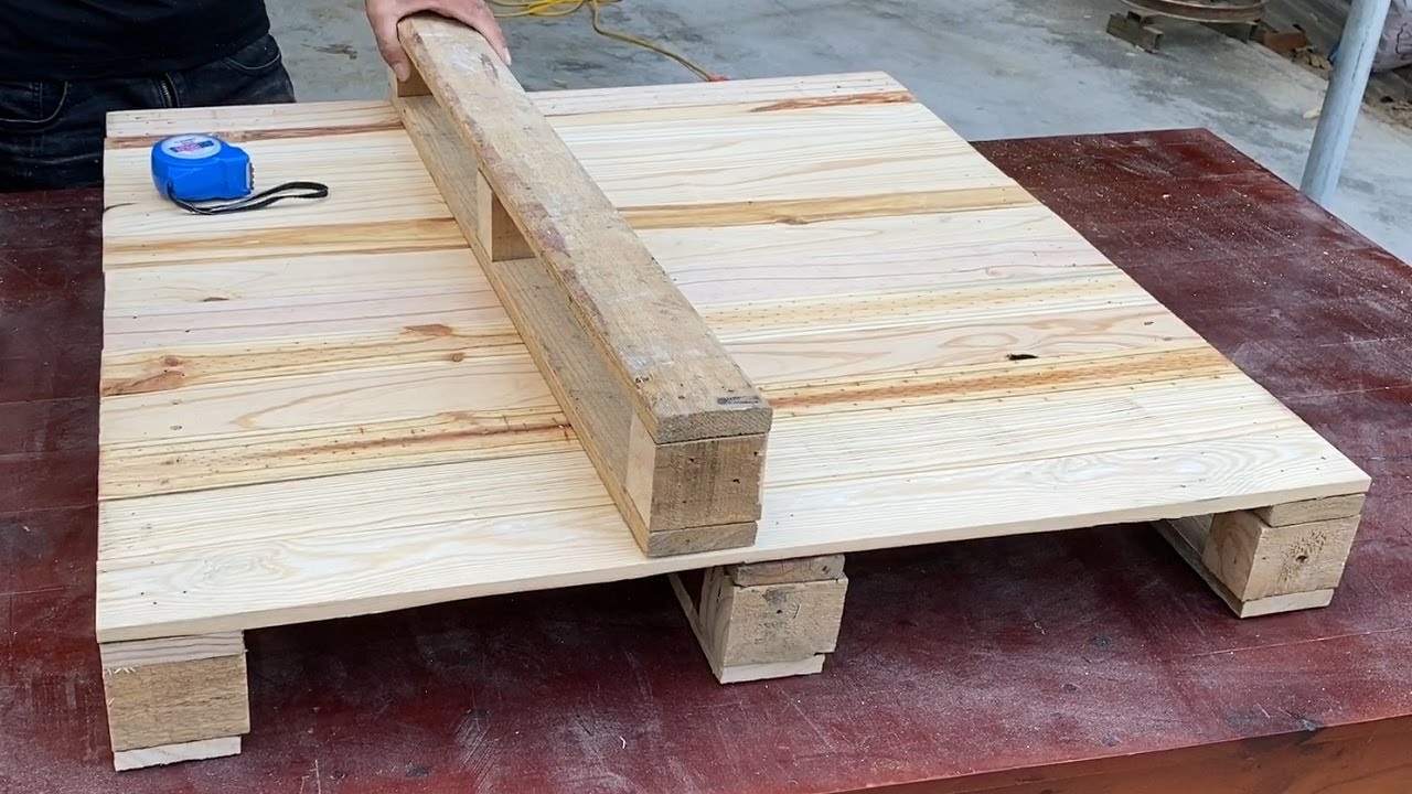 Creative DIY Ideas From Old Wooden Pallet // Dog House Design - Dog House From Pallets