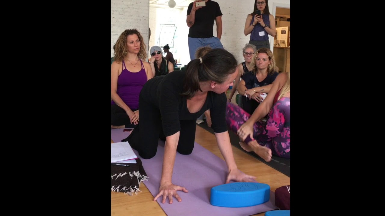 Why you want a mobile spine with Jules Mitchell yoga teacher training iyengar