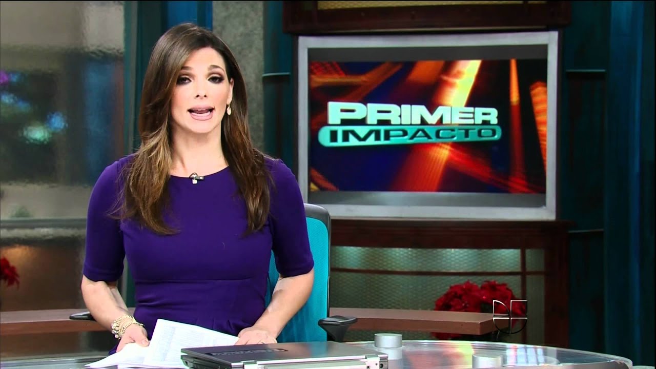 Pamela Silva Conde and Bárbara Bermudo 2011/12/13 Primer Impacto HD