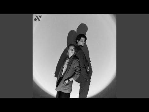 在 YouTube 上觀看「Hinge Boy」 在 YouTube 上觀看「Hinge Boy」