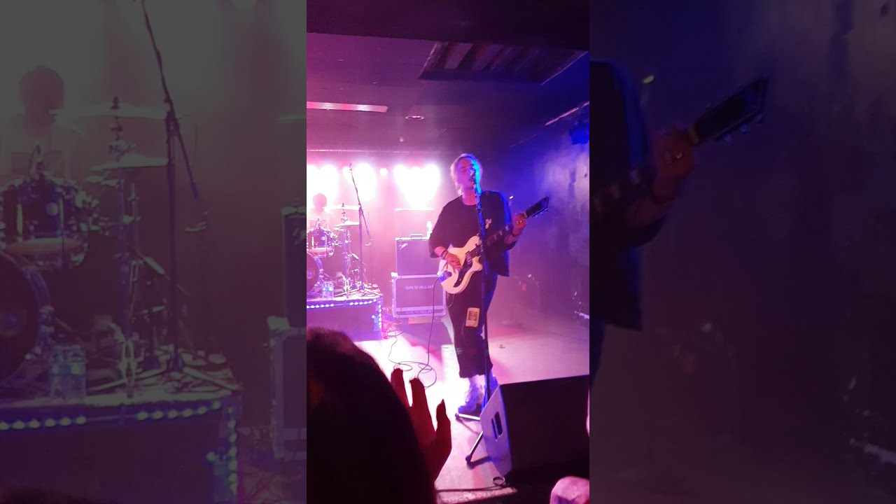 Chase Atlantic - Triggered live in Cologne, Europe/UK tour 2018