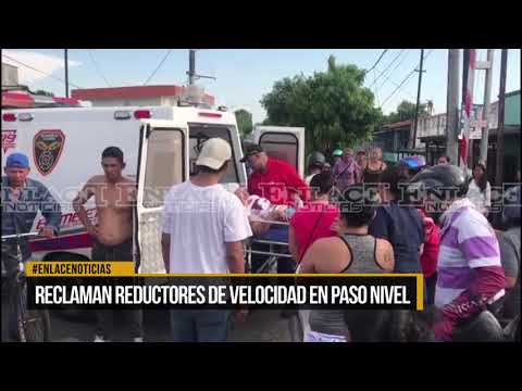 Reclaman reductores de velocidad en paso nivel