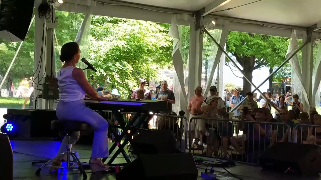 Eden Brent - Slippin' In - 2017 Chicago Blues Fest