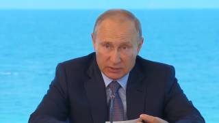 Путин поручил Генпрокуратуре проверить экологичность бизнеса на Байкале