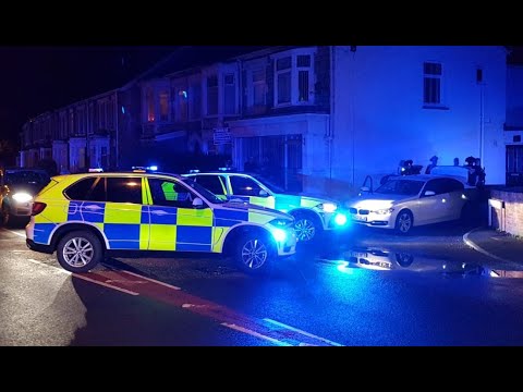 wallpapers Uk Police Car Lights uk police in action police cars responding with lights and siren unmarked units convoys