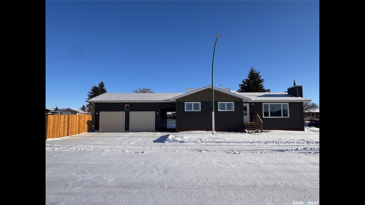 Home for Sale! 415 3rd Avenue W, Biggar, SK!