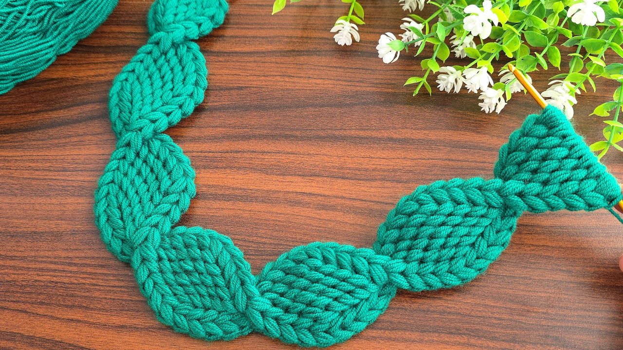 💰 I made 50 in one day and I sold them all! This is the super easy new super crochet. EASY Crochet.