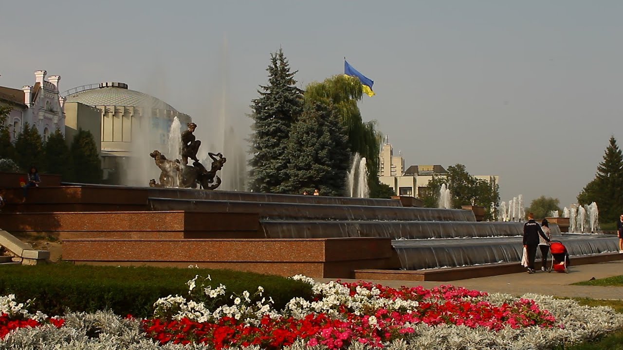 Время в сумах. Сумы фонтан Садко. Сумы Украина. Сумы город на Украине. Площадь города Сумы.