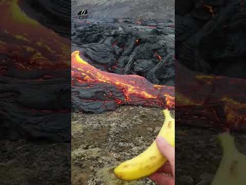 ماذا يحدث اذا رميت موزة داخل بركان نشط