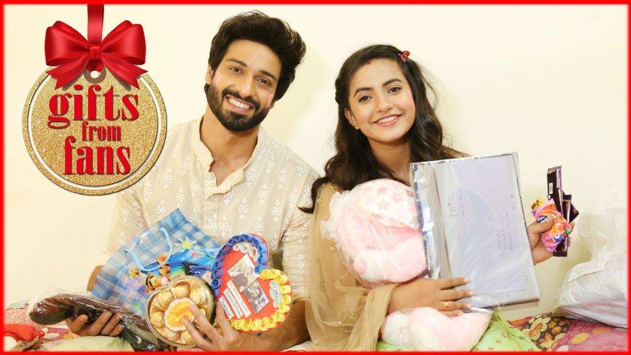 Udaan: On Completing 1000 Episodes Chakor & Suraj Receive Gifts From Fans | Gift Sement
