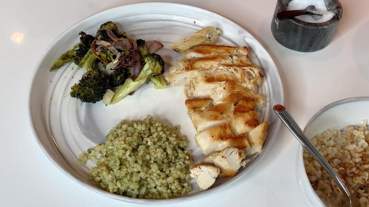 How To Make Grilled Lemon Chicken with Herbed Brown Rice, Roasted Broccoli & Red Onions | Keri Gl… | Rachael Ray Show