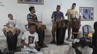 Vassi com meus alunos aprendendo a base do rum.