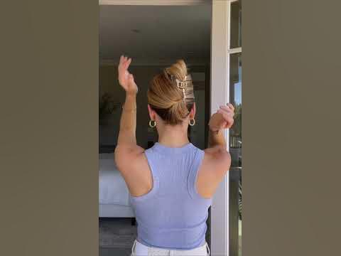 EASY CLAW CLIP UPDO - YouTube