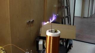 singing VTTC tesla coil