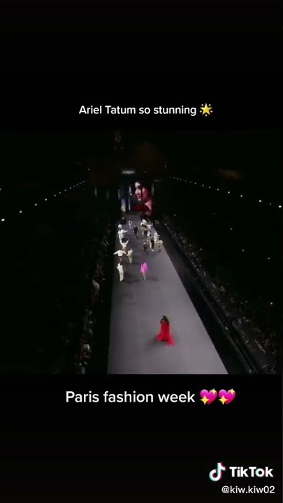 Ariel Tatum Catwalk Di Paris Fashion Week SS2023