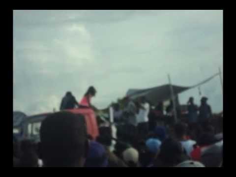 She Should'av Stick With The Dancing - Very Funny