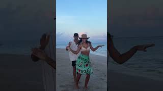 Dançando Na Brisa Do Mar