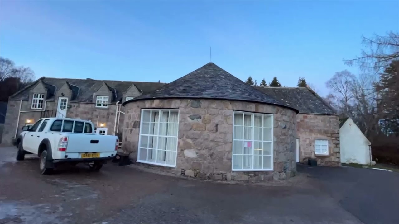 CRATHES CASTLE   HORSEMILL BAR WALKAROUND