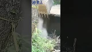 Excavator Bridge Deck Demolition! Powerful Breaking, Efficient &amp; Stable