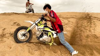 Best Play Driving on The Sand With Dirt Bike 4 Stroke 110cc / Mini Off Road Motor Bike