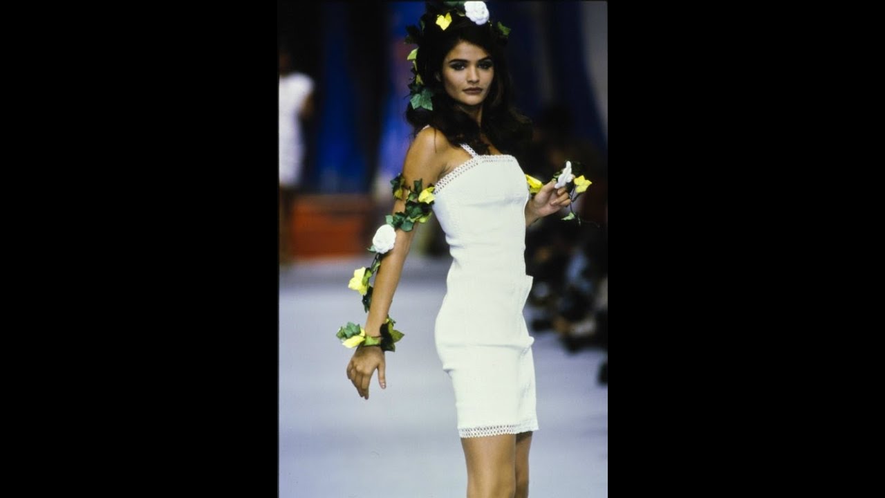 HELENA CHRISTENSEN CATWALK CHANEL SPRING SUMMER (PARÍS) 1991-1997