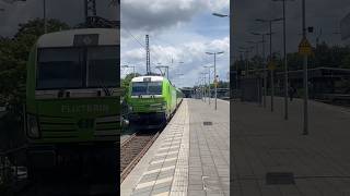 Vectron mit lichtgruß vor Flixtrain