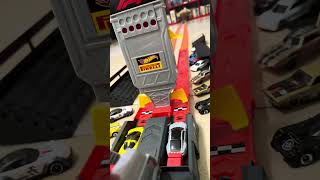 Porsche vs T33 Hot Wheels Race… this got ugly fast 😳