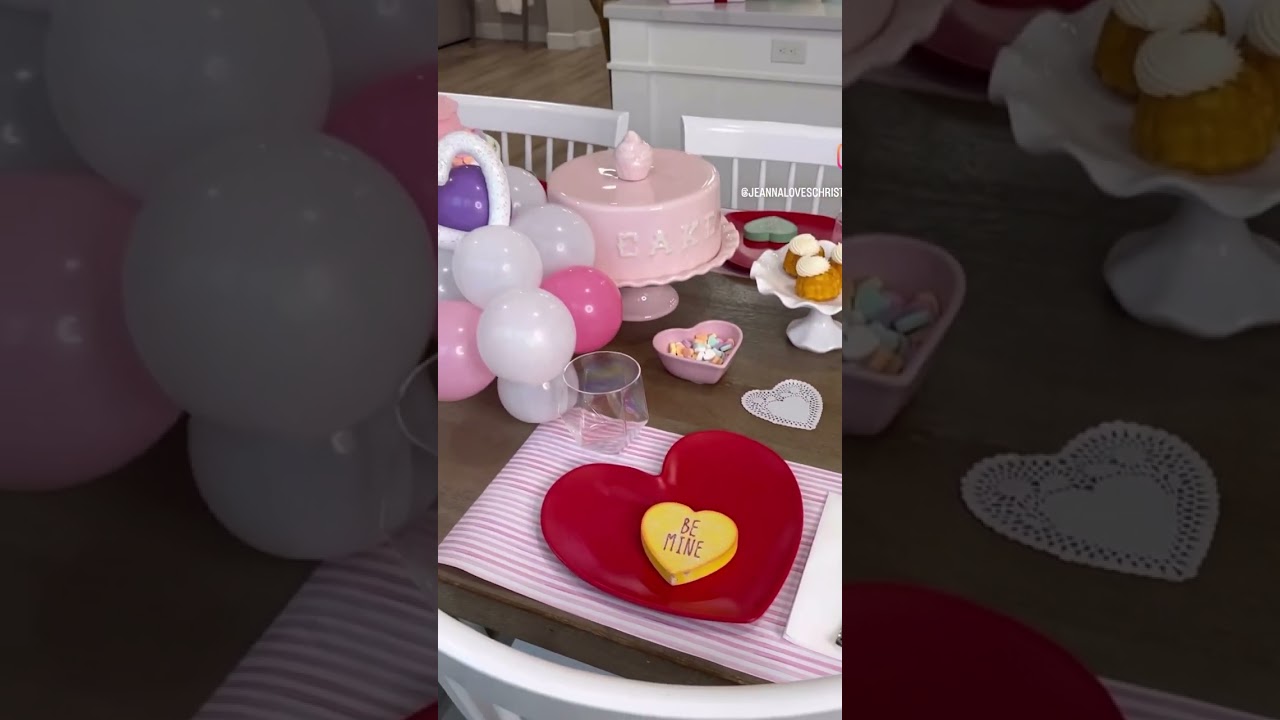 VALENTINE'S DAY Party Table