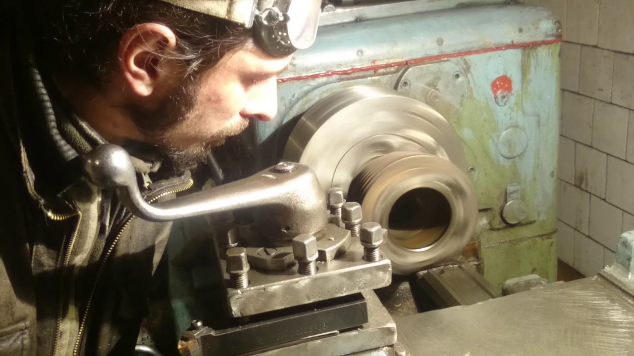 Проточка привалочных плоскостей цилиндров мотоцикла урал - YouTube