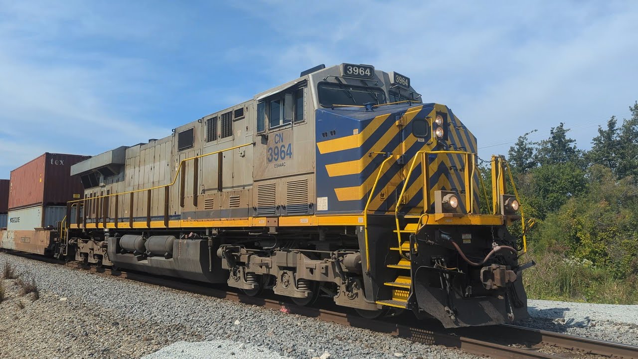 Railfanning 95 - GE ES44AC CN 3964 Leading, 09/12/25 - YouTube