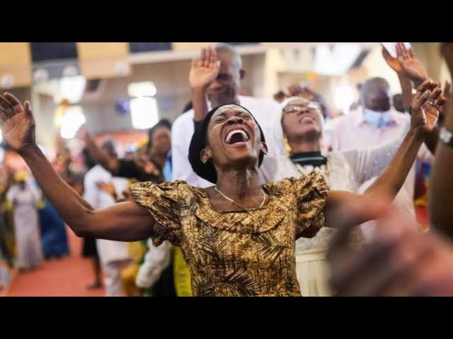 Yvonne Menz || Spirit filled worship ||  Spontaneous power Praise 2020 . Live ministration class=